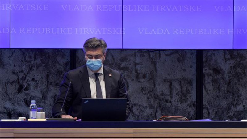 EC confirms expected two-digit growth